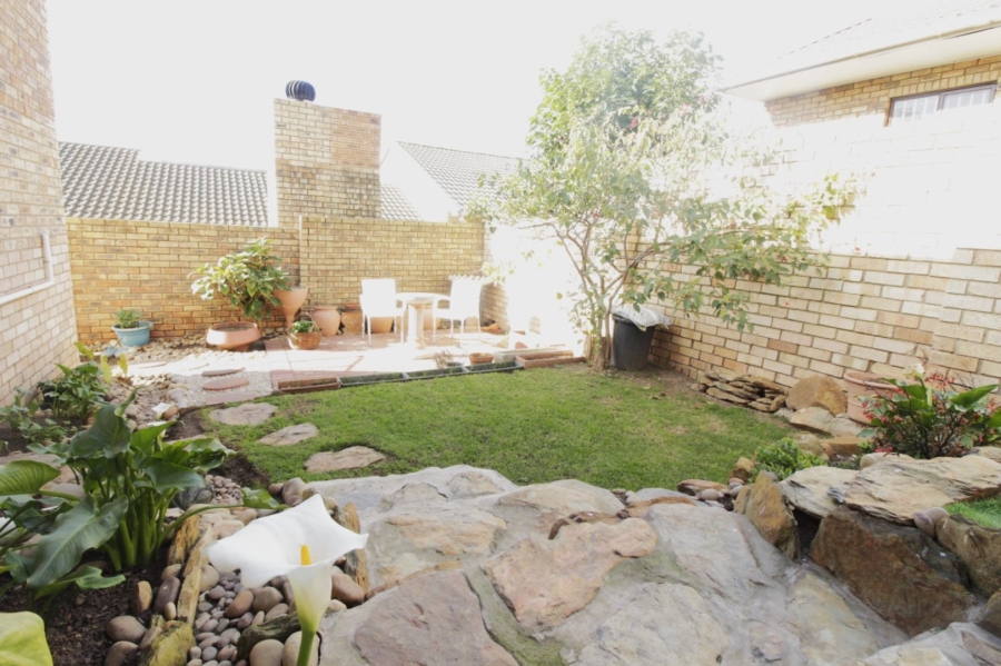 3 Bedroom Property for Sale in Jeffreys Bay Central Eastern Cape